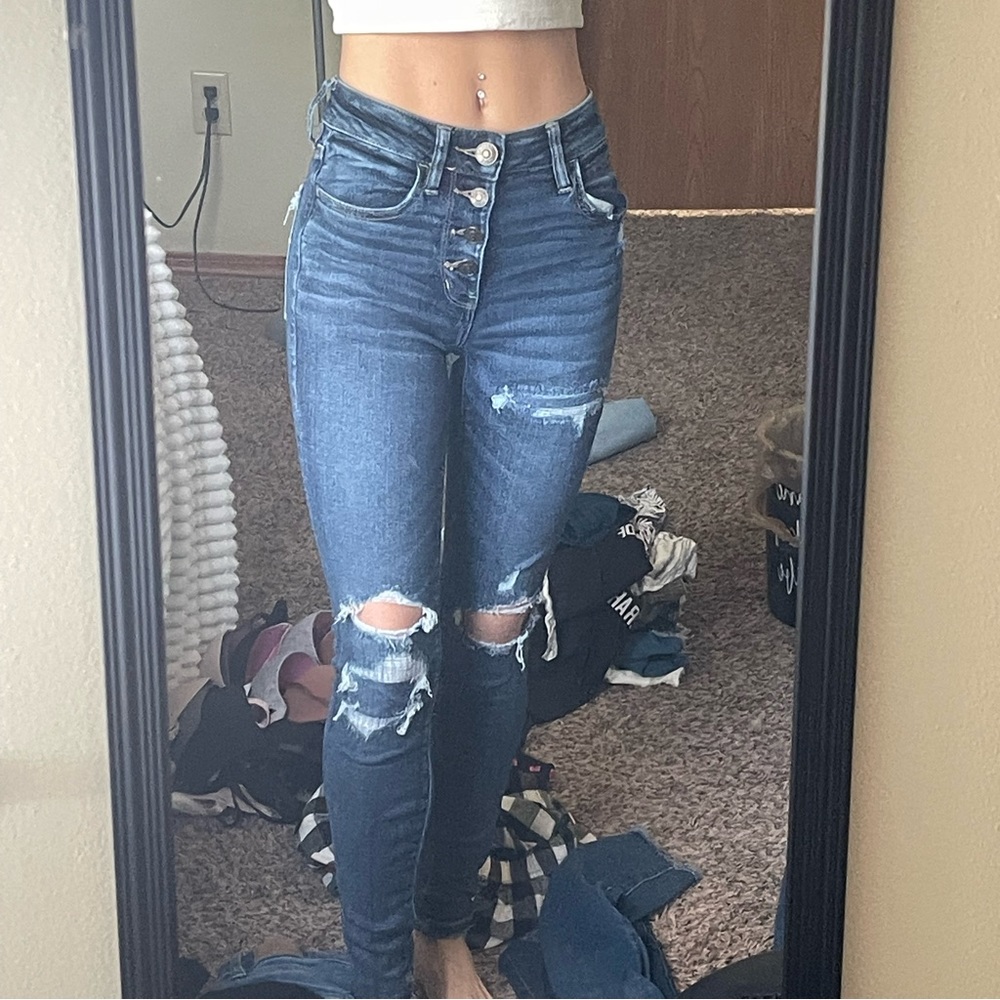 AMERICAN EAGLE JEANS